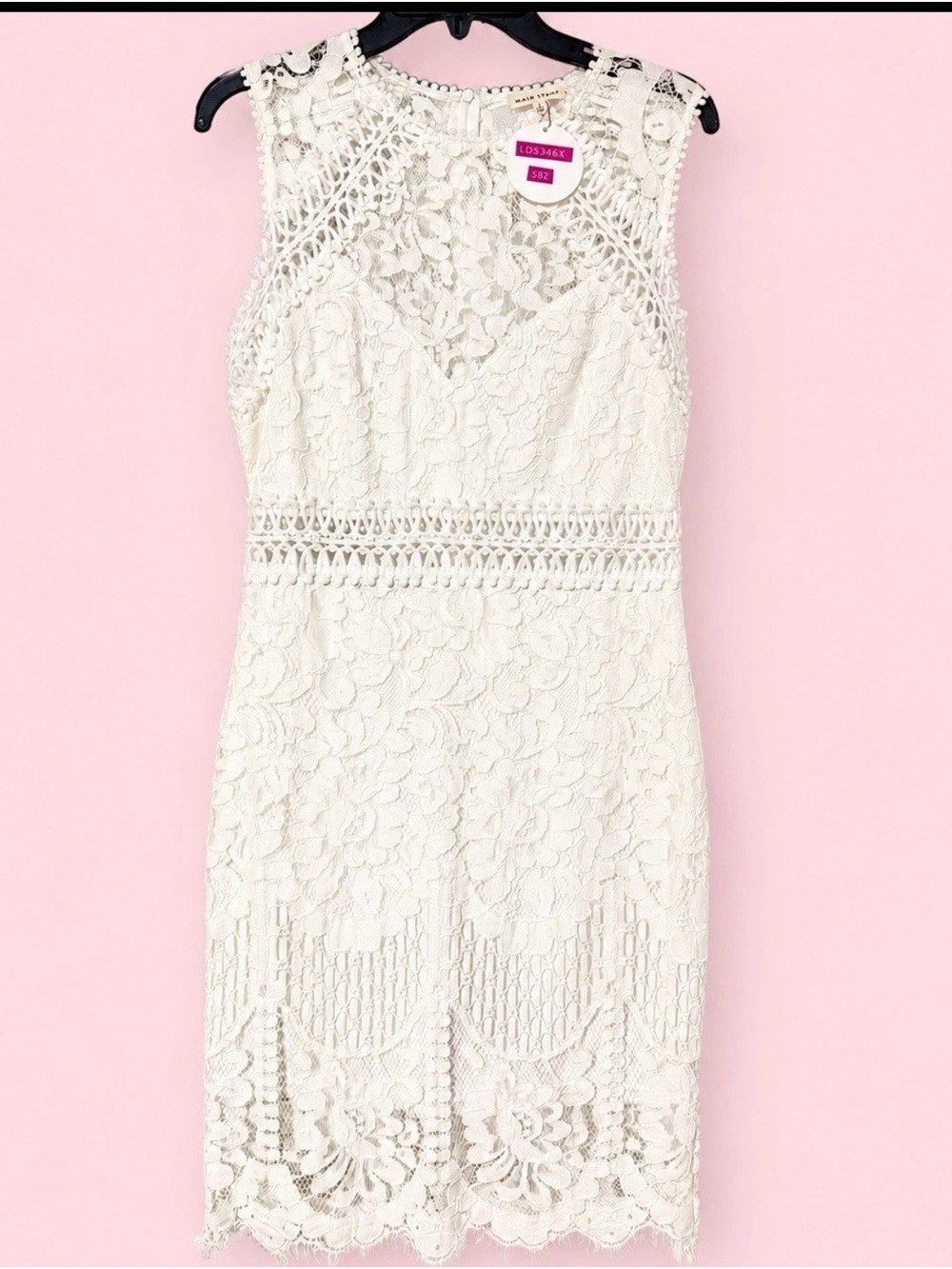 Main Strip Cream Lace Sleeveless Sheath Dress
